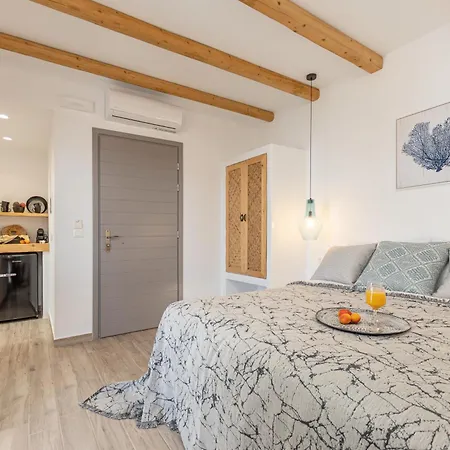 Naxos Contelibro Agios Prokopios (Naxos)