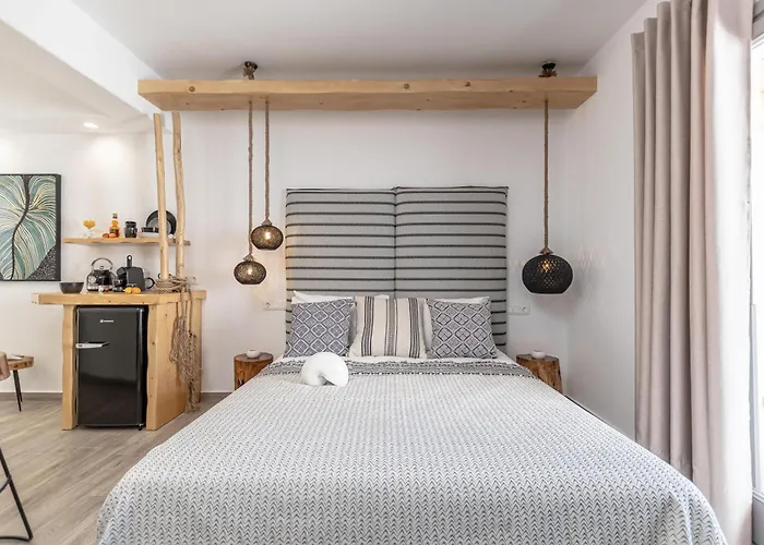 Naxos Contelibro 公寓